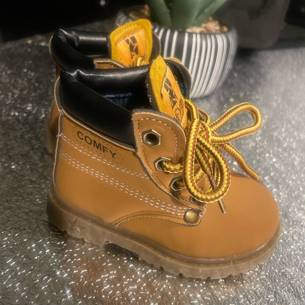 Baby Ankle Leather Boots size 5.5